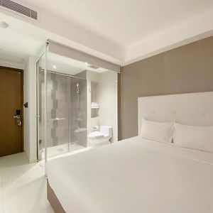 Deluxe Queen Room No Window