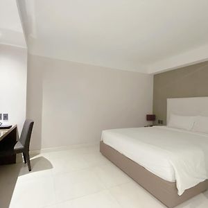 Premier Queen Room Window